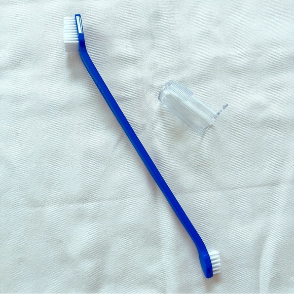 New. CET dog toothbrush - Picture 1 of 5